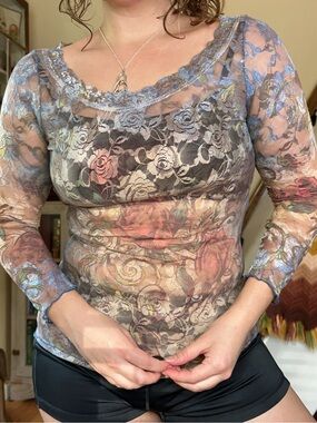 Vintage Y2K Sheer Floral Lace Tattoo Print Fitted Mesh Top 3/4 Sleeve Blouse XS